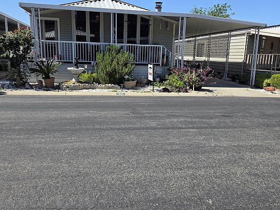 2nd image of 17 Bradley Ln