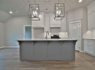 3304 Open Prairie Trl, Yukon, OK 73099