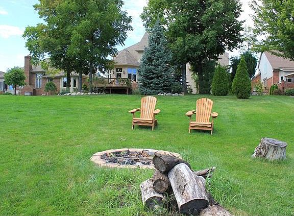 4th image of 53926 Carnation Dr