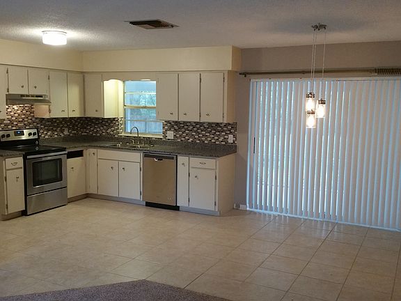 5th image of 1712 SE 164th Cir