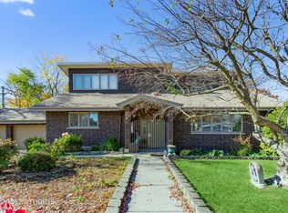 2 Norton Dr, Lemont, IL 60439