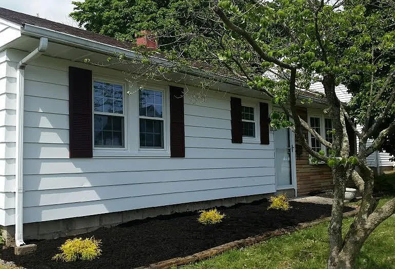306 E Liberty St — Photo 1