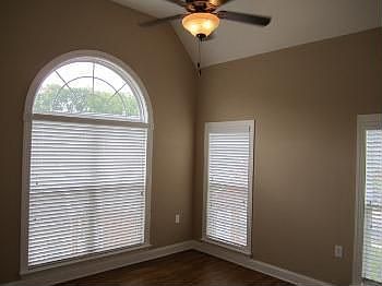 5th image of 200 Claremore Dr