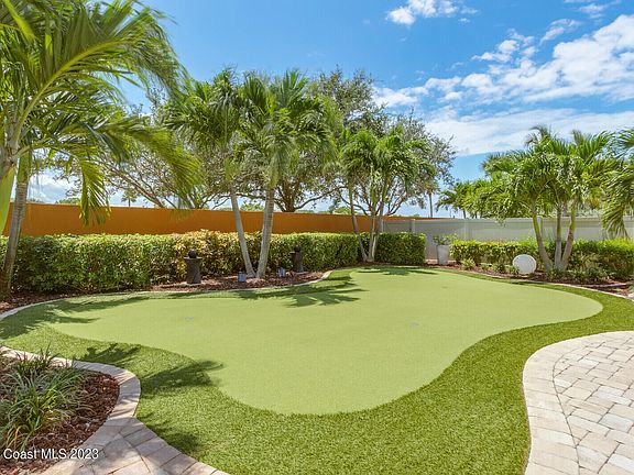 3rd image of 239 Montecito Dr