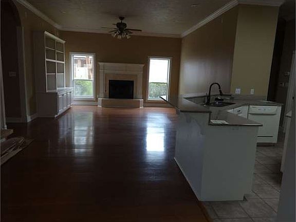 5th image of 4107 Woodside Dr
