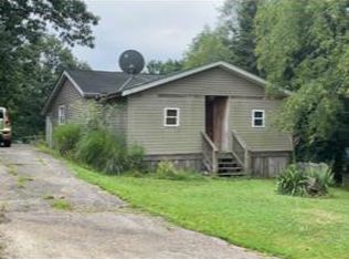 200 Daisy Ln, Wellston, OH 45692