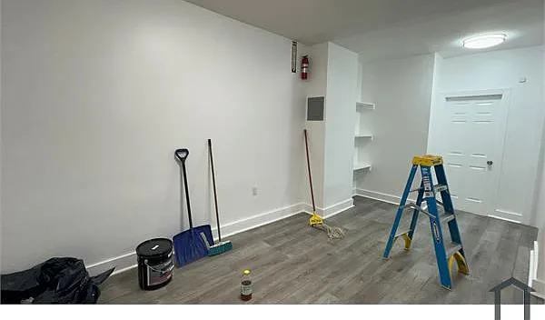 729 Noble Ave #1 — Photo 6