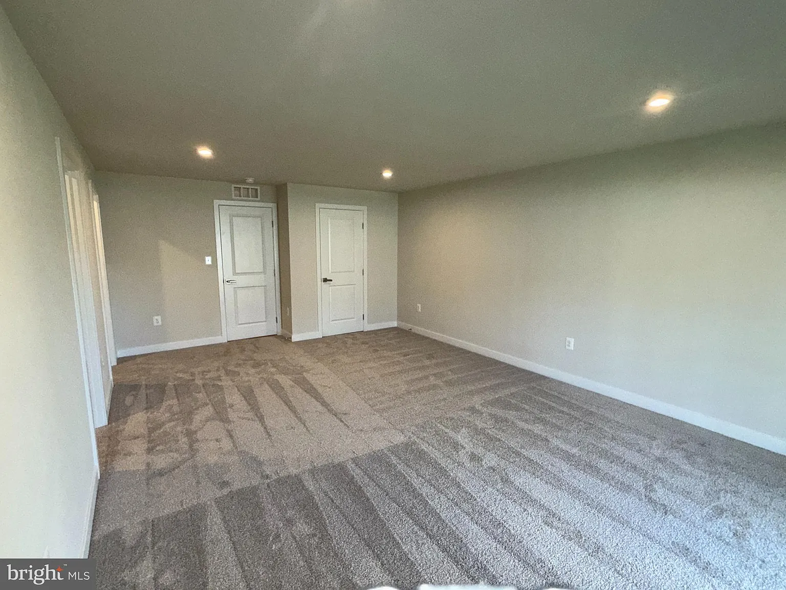 4 bed, 3.5 bath, 2285 sqft, $2,850 — Photo 3
