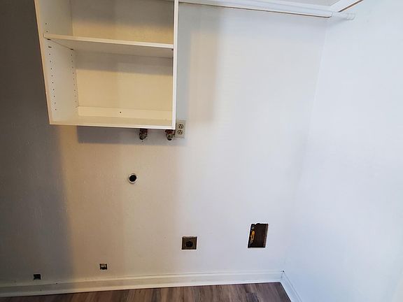 5th image of 1296 Blaine Ave APT 4
