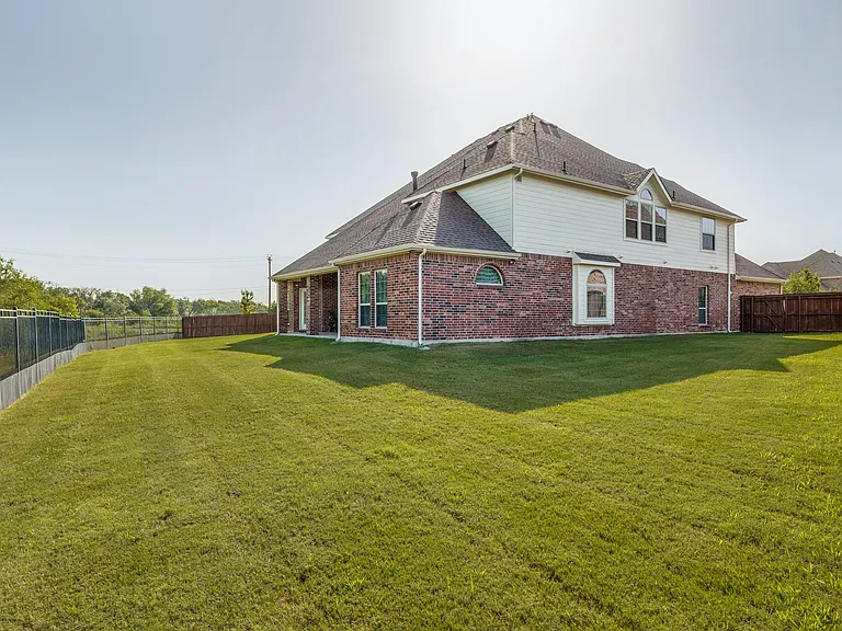 8107 Graystone Dr — Photo 12