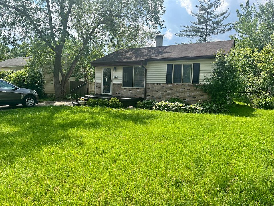 1st image of 28417 Marshall St