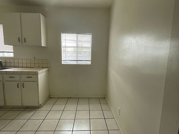 5th image of 1104 Cherry Ave #1106