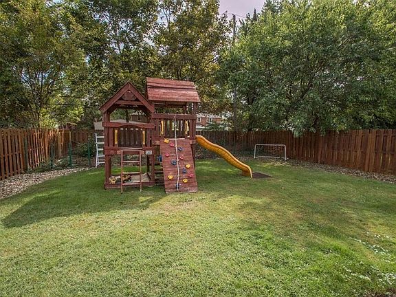 3rd image of 4503 W 228th St