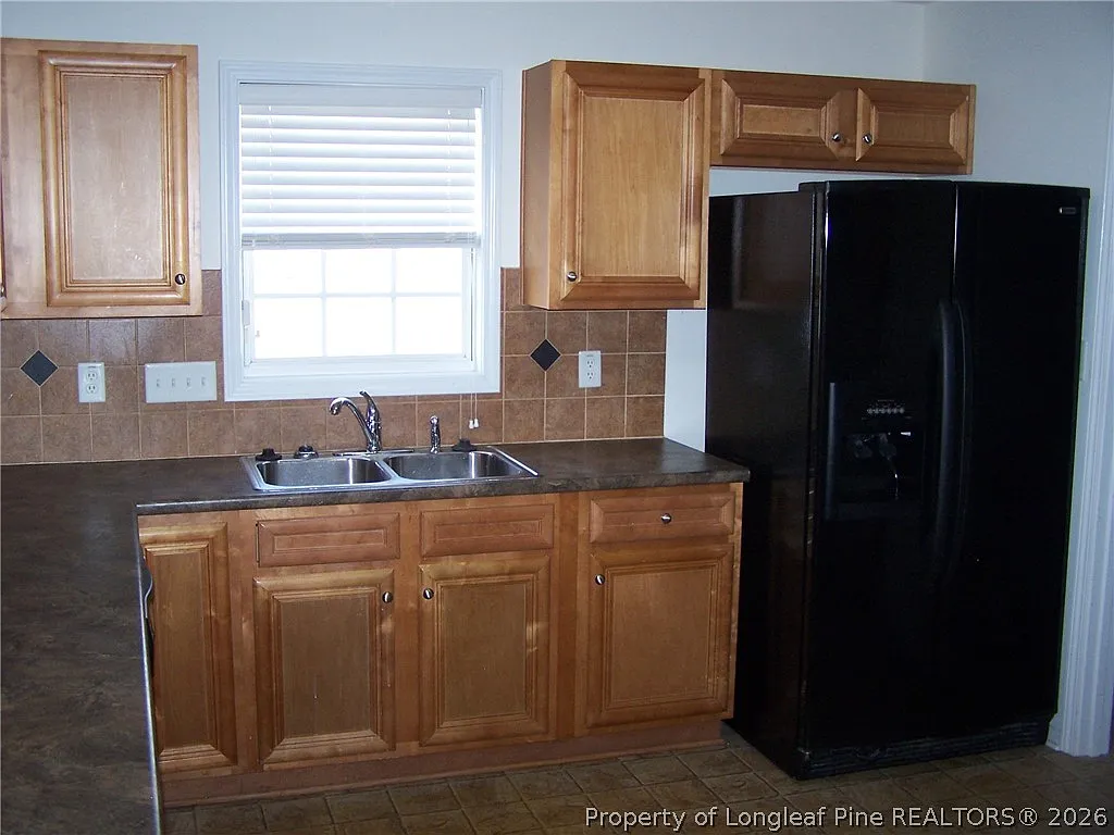 4 bed, 2.5 bath, 2218 sqft, $2,500 — Photo 4