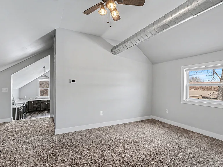 241 Helen Ave #B — Photo 8