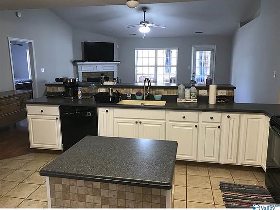 5th image of 124 Swan Pond Dr