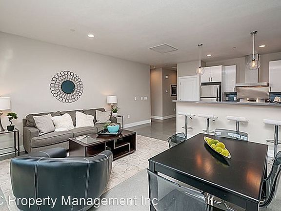 3rd image of 1024 10th Ave APT F