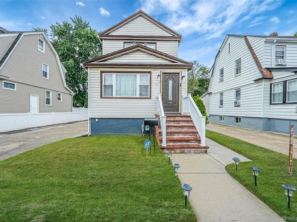 76 Cambridge Street, Valley Stream, NY 11581