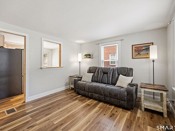 5th image of 62 Essex Street