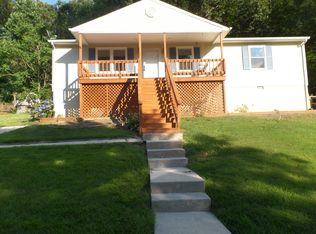 305 Bull Run Dr, Hopewell, VA 23860