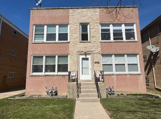 4952 Hull St APT 2E, Skokie, IL 60077