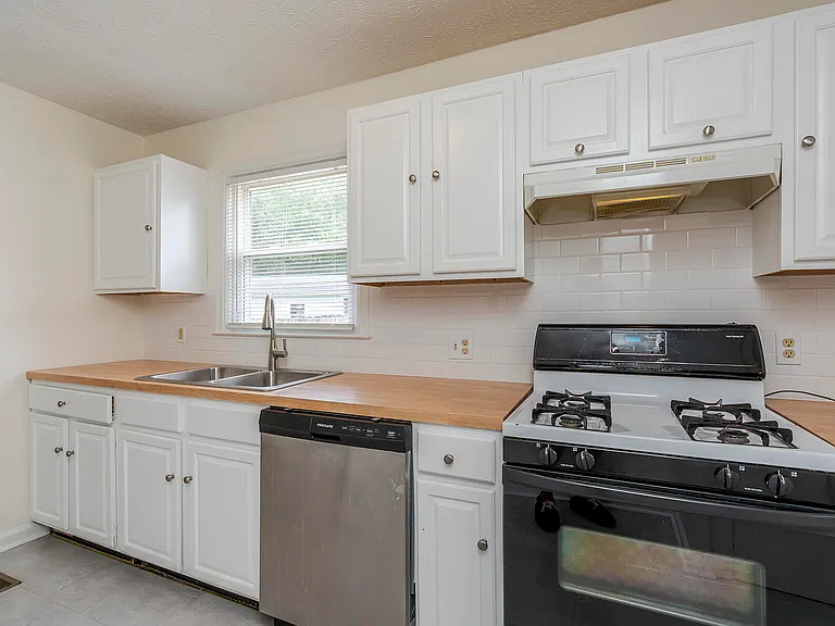 649 Mitchell Ave — Photo 9