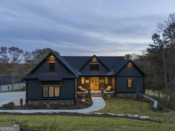 369 Edgewater Trl S, Toccoa, GA 30577