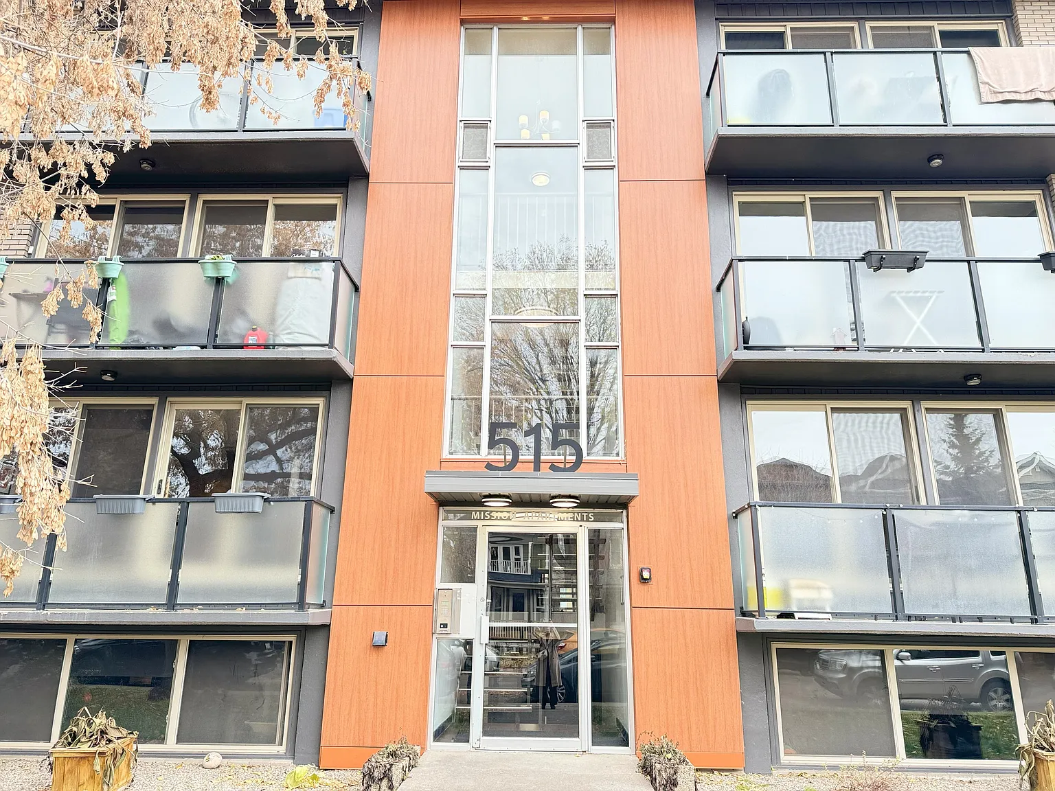 Mission Apartments — Photo 3