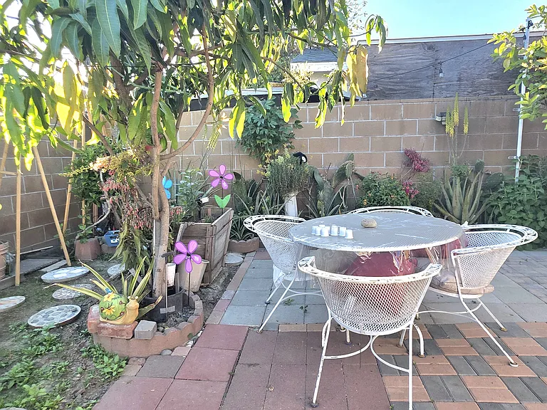11911 1/2 Peach St — Photo 2