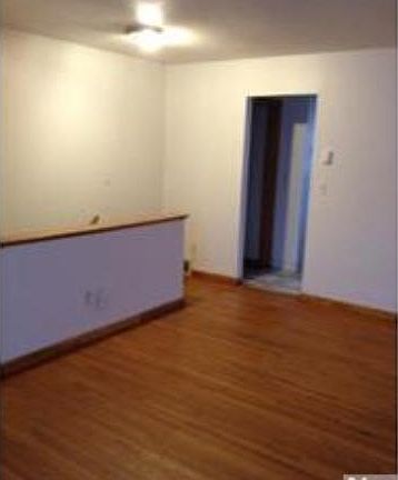 5th image of 1318 12th Ave N