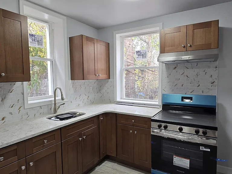 1411 W Loudon St — Photo 46