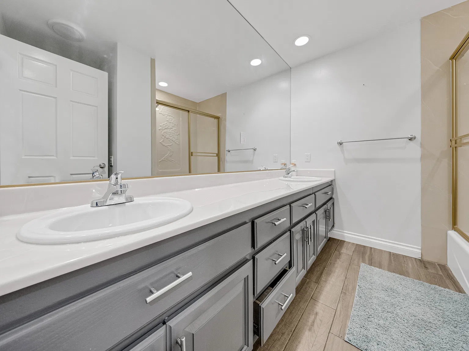6 bed, 5027 sqft, $12,000 — Photo 4