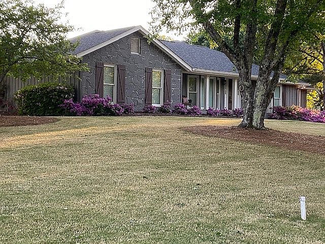 1st image of 205 Saddle Horn Cir