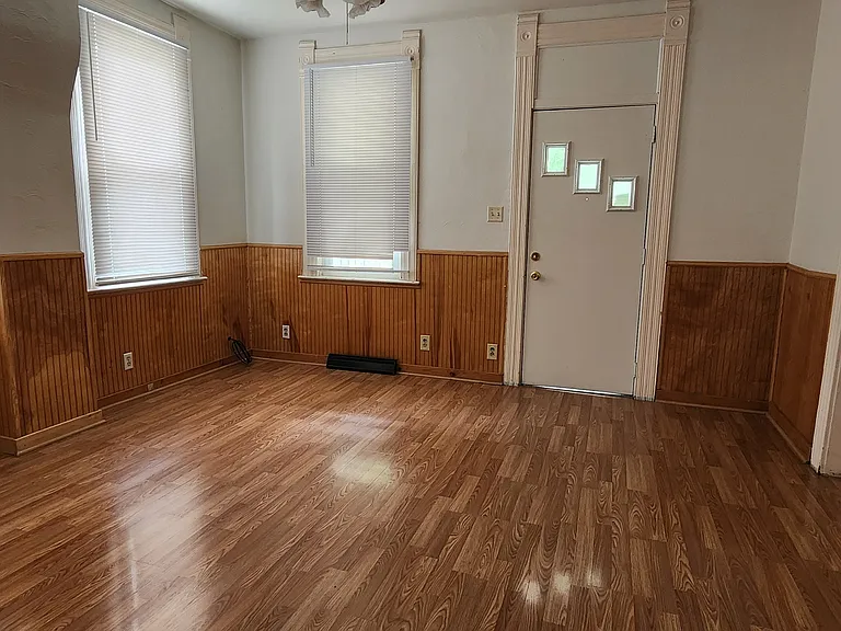 3423 W Hill St — Photo 6