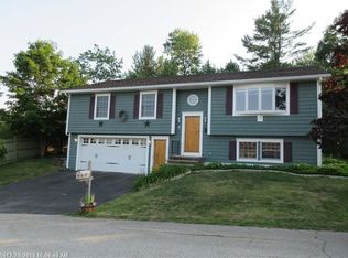 3 School St, Lewiston, ME 04240