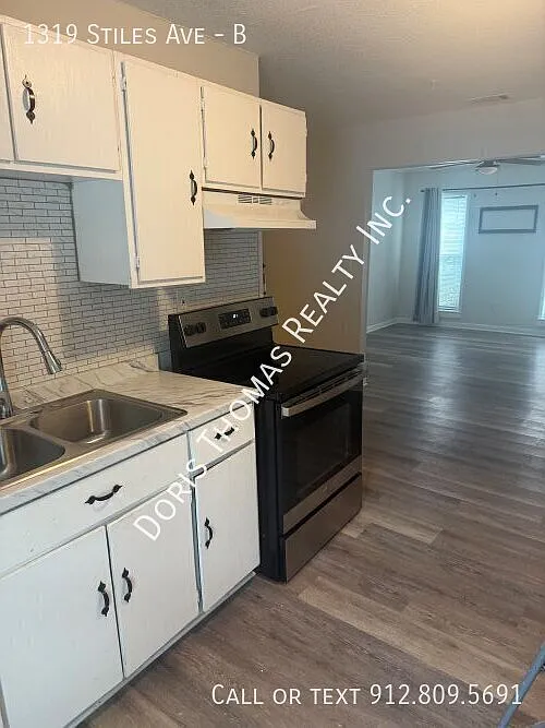 Nice 2 bedroom 1 bath Apt Midtown Savannah — Photo 2