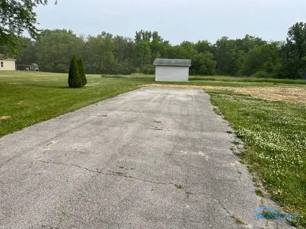 4702 Walbridge Rd, Northwood, OH 43619