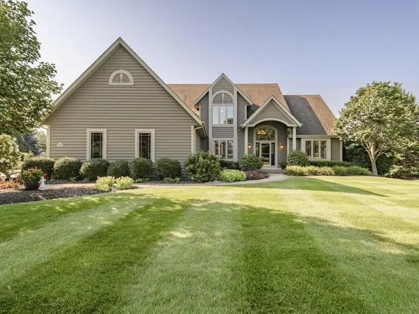 N33W33279 Maplewood ROAD, Nashotah, WI 53058