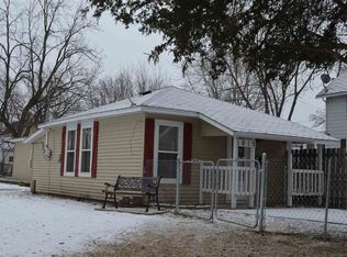 1015 S Academy St, Janesville, WI 53545