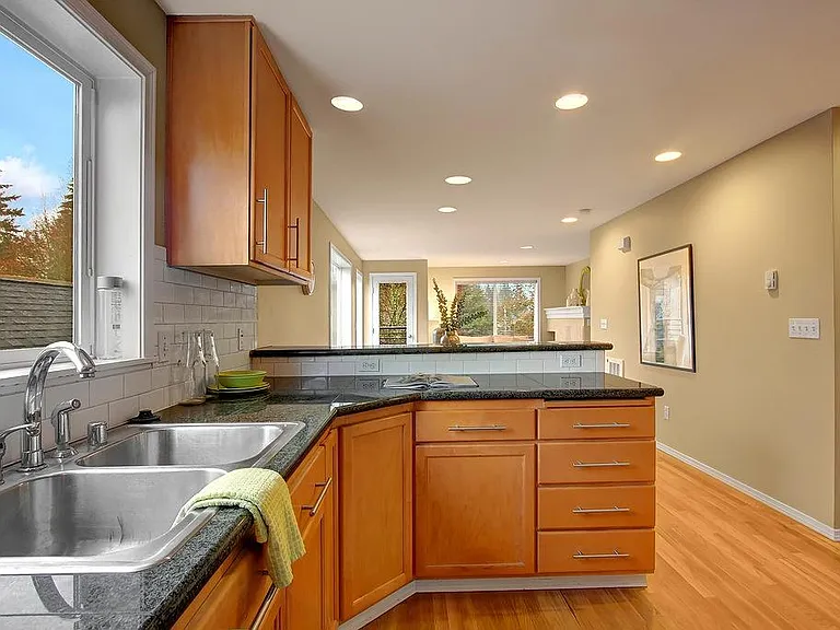 9501 Roosevelt Way NE #C — Photo 9