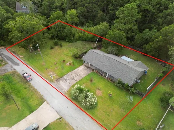 2117 Pecan St, Dickinson, TX 77539