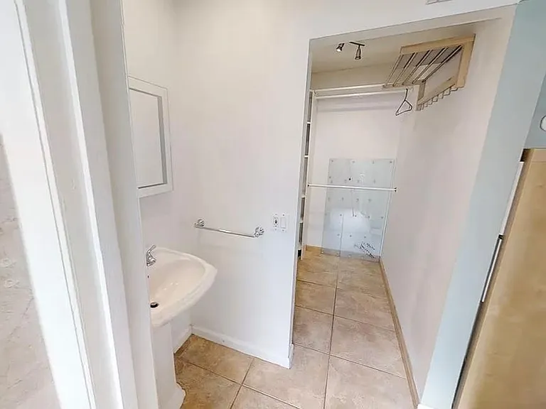 860 Euclid Ave #208 — Photo 18