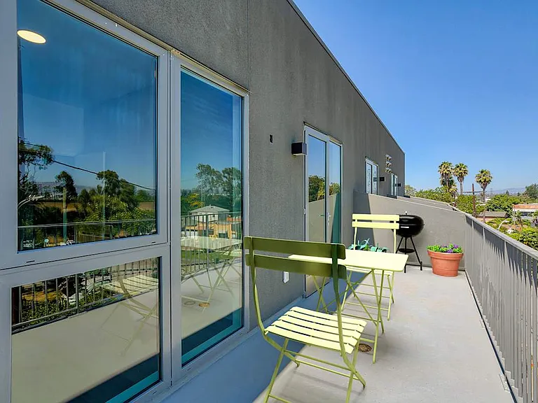 Zoe Lofts — Photo 9