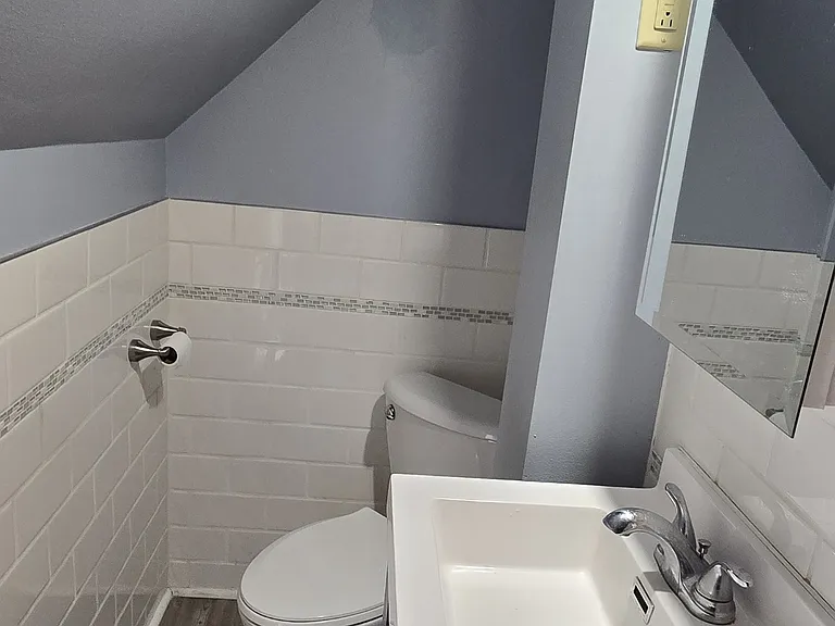 724 N Evans St #A — Photo 12