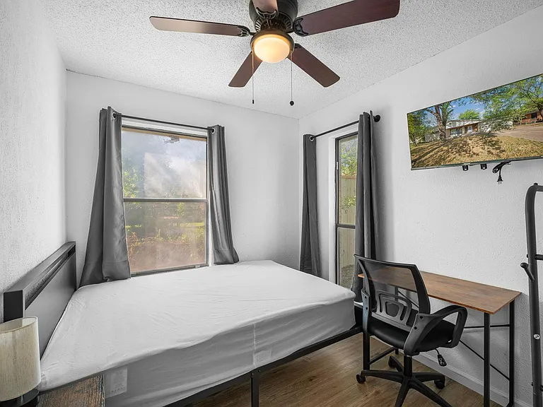 Cooper Dr — Photo 1