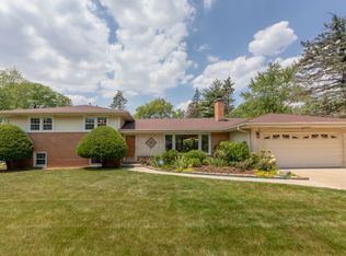 4 W Leon Ln, Prospect Heights, IL 60070