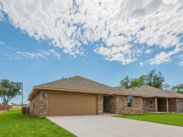 118 Cedar St, Perry, OK 73077