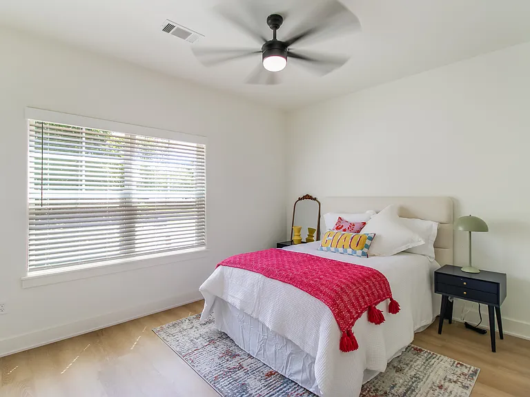 1122 W 10th Ave — Photo 21