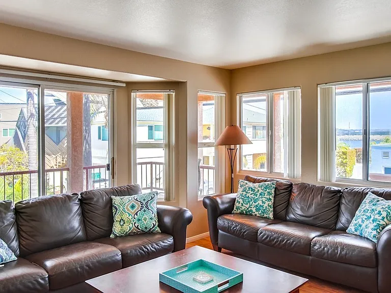 831 Allerton Ct — Photo 40