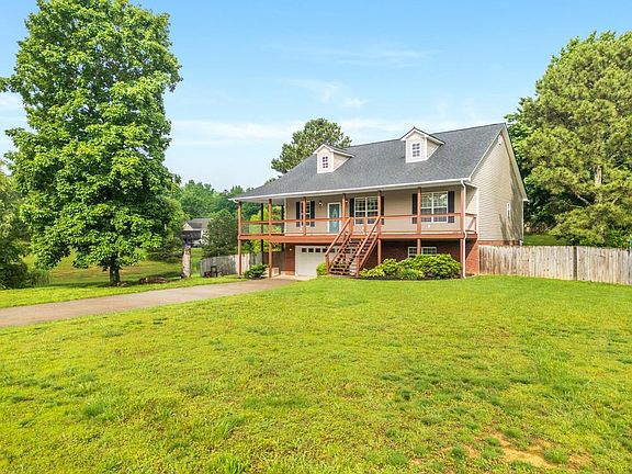5th image of 385 Farmway Dr SE